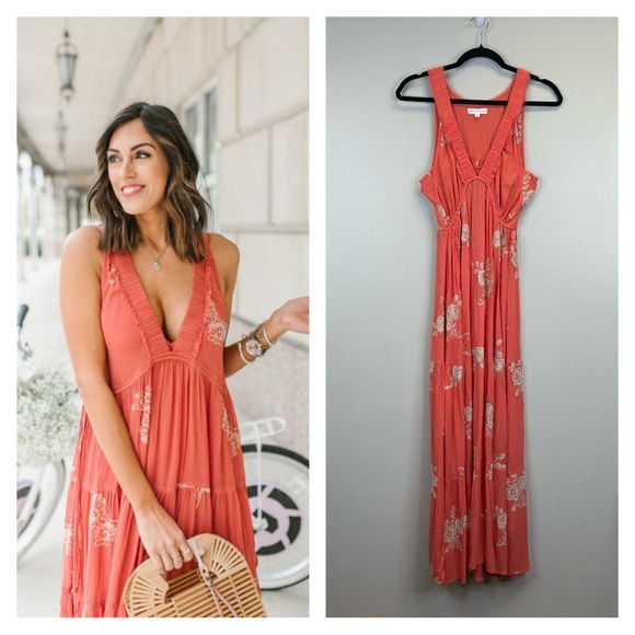 coco + jaimeson Dresses & Skirts - Coco + Jaimeson S Chic Coral Floral Maxi Dress Beach Vacation Boho Resort Summer